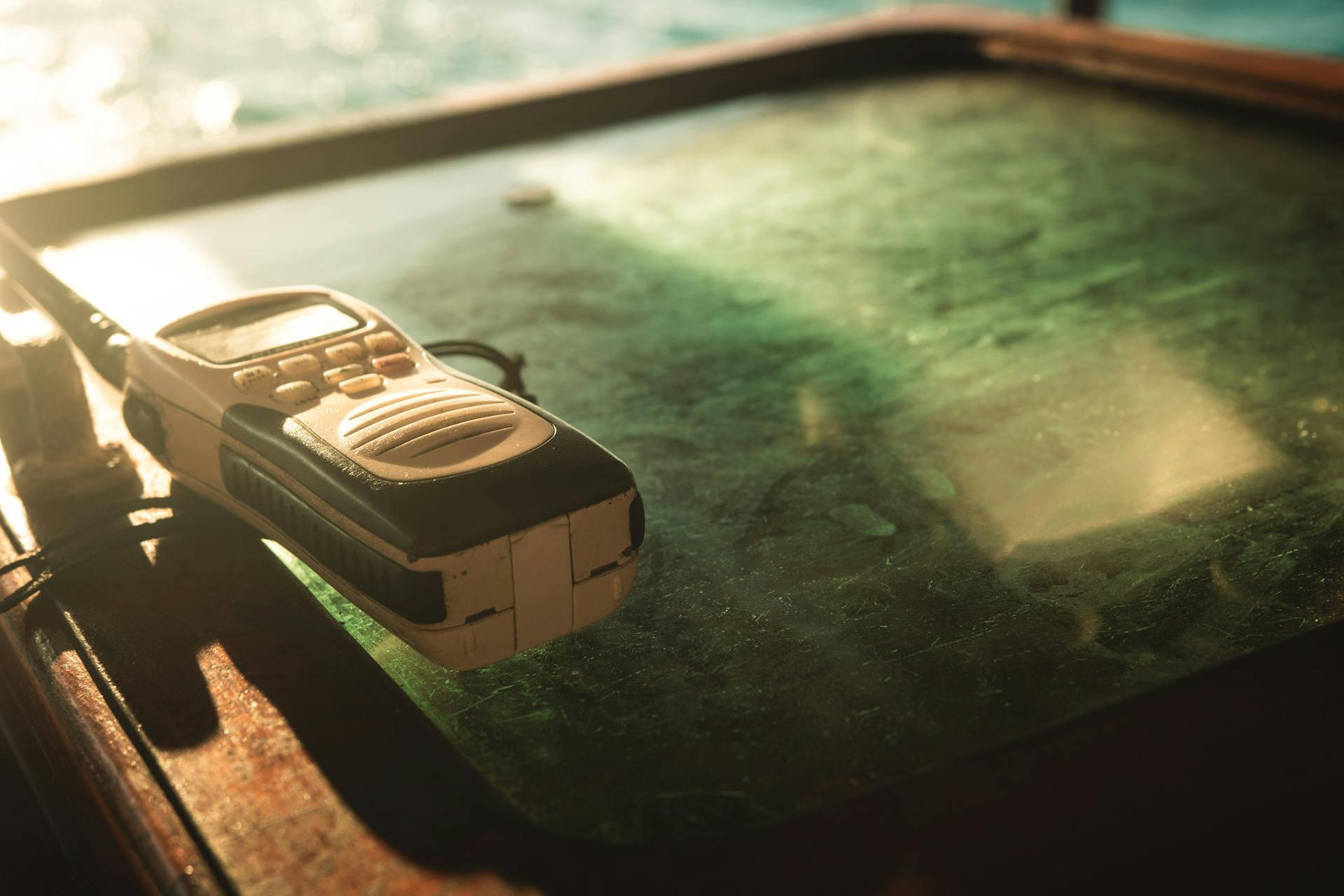 The Importance of Emergency Communication Devices in Survival Scenarios